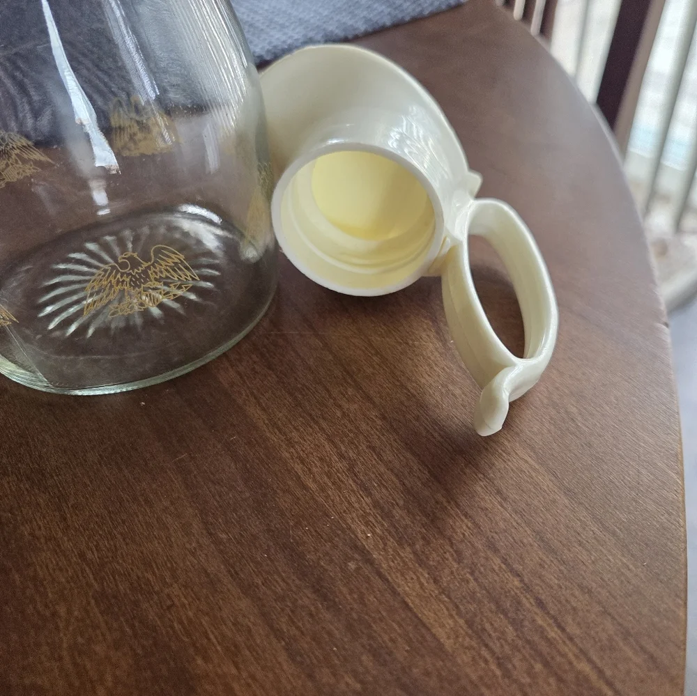 70s Log Cabin Gold Eagle Syrup Pitcher❤️🤍💙